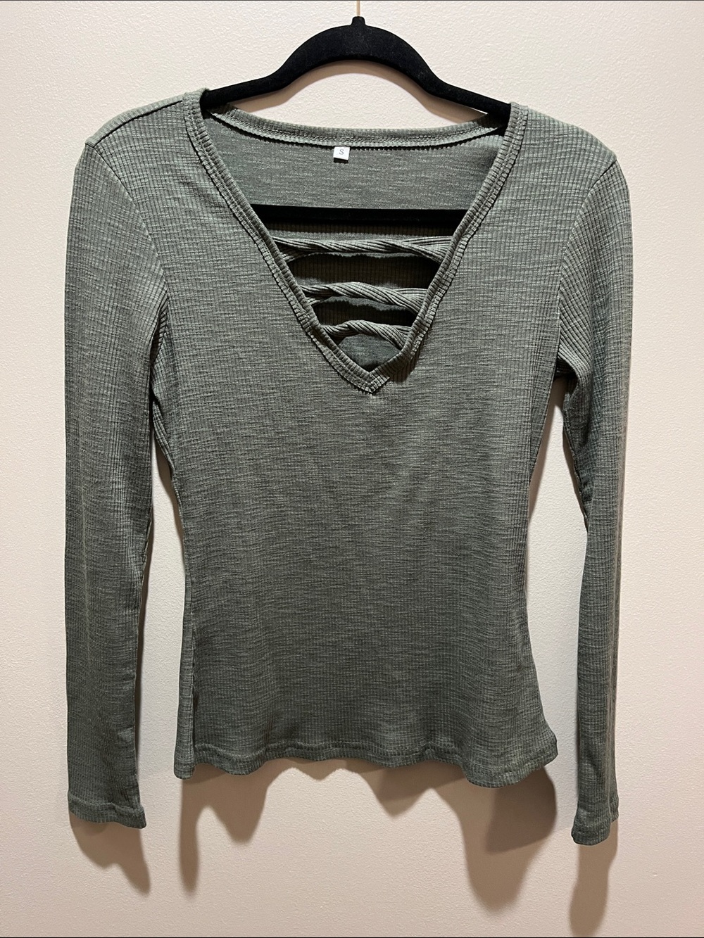 Women’s Olive Green Long-Sleeve Ribbed V-Neck Top with Lattice Detail
